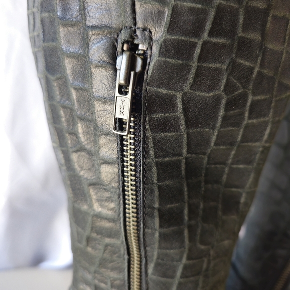 Born Black Textured Heeled Boots size 7.5 - Picture 8 of 16